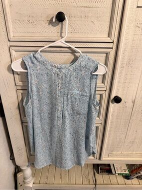 Premise Powder Blue Floral Sleeveless Blouse